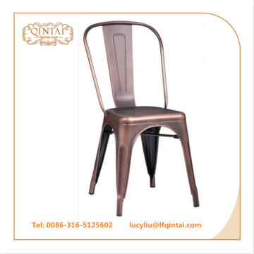 chaise loft vintage en métal couleur cuivre